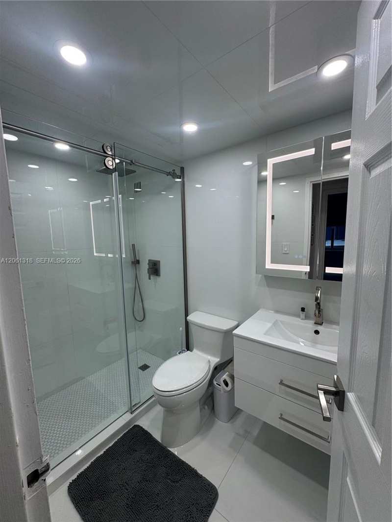 5401 Collins Ave # 334, Miami Beach FL 33140