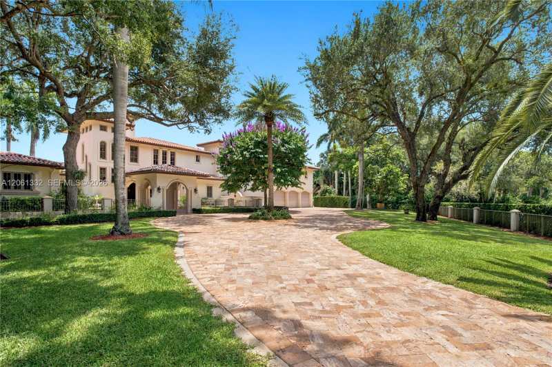 9501 Kerwood Ct, Coral Gables FL 33156