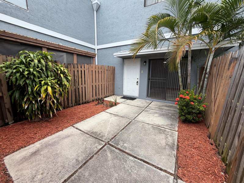 30 CROSSINGS Circle # A, Boynton Beach FL 33435