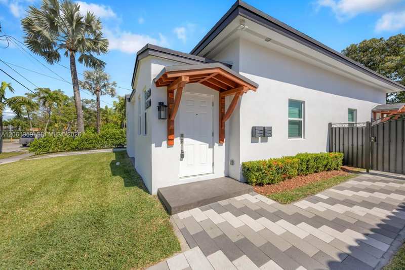 2426 SW 25th St # 2426, Miami FL 33133