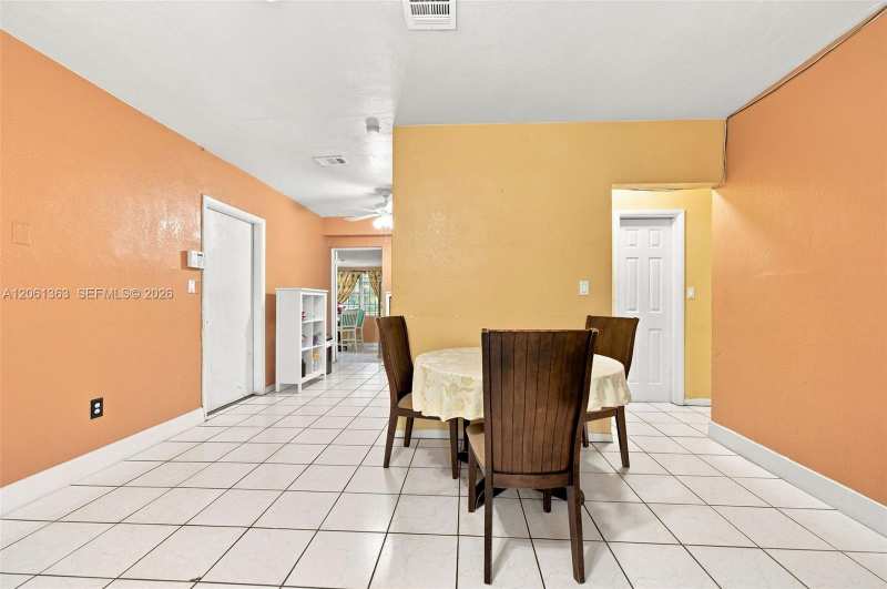 2439 Mayo St, Hollywood FL 33020