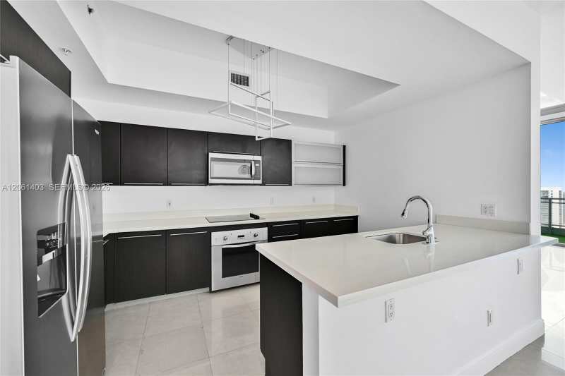 90 SW 3rd St # 17, Miami FL 33130