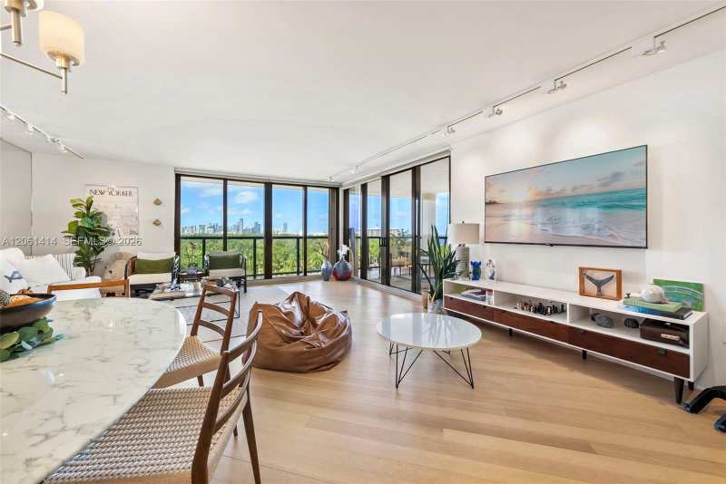 2575 S Bayshore Dr # 11B, Miami FL 33133