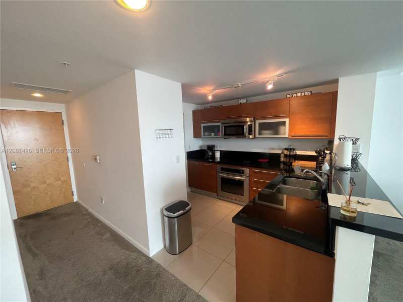 253 NE 2nd St # 3806, Miami FL 33132