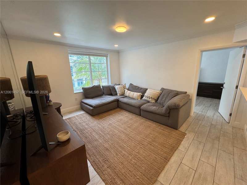 1460 Ocean Dr # 305, Miami Beach FL 33139