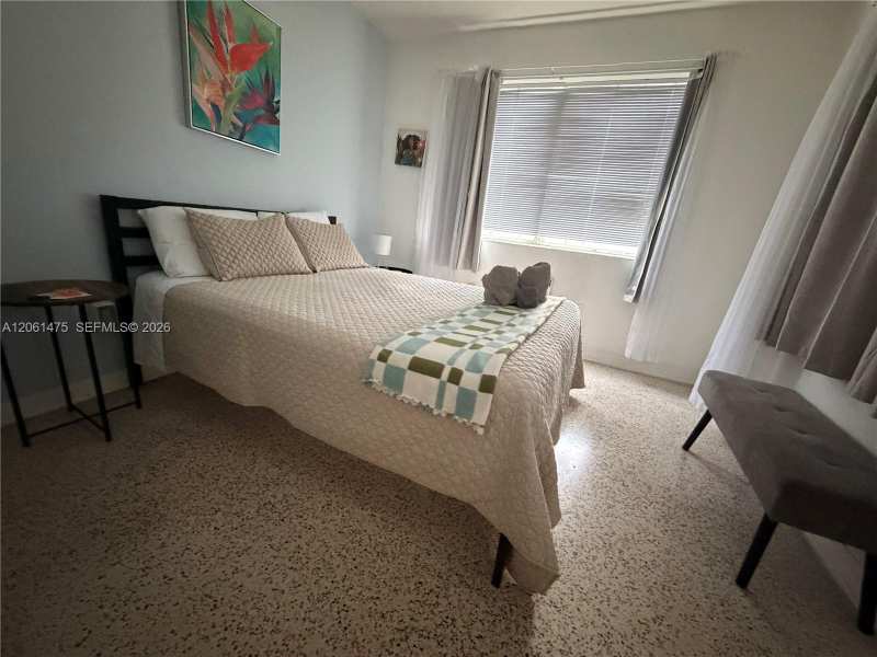 461 SW 6th St # 5, Miami FL 33130