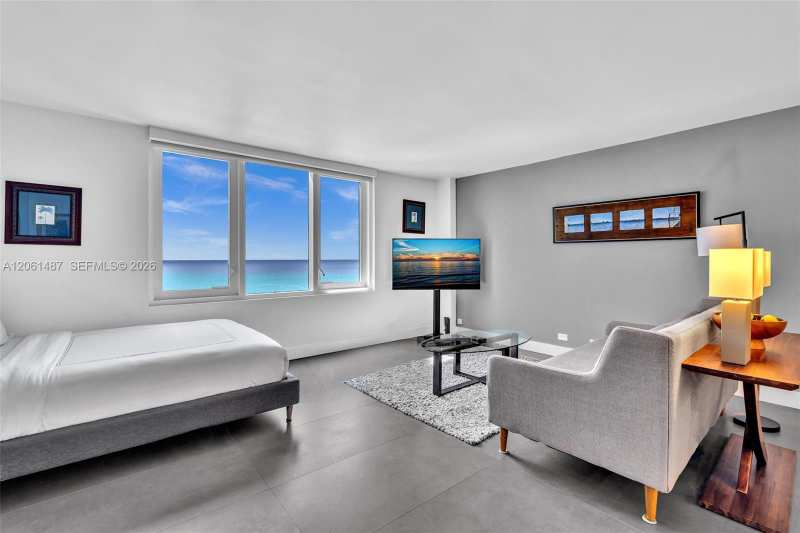 2301 E Collins Ave # 1543, Miami Beach FL 33139