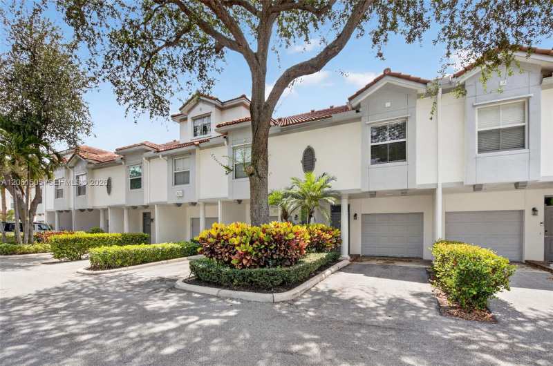 2024 Alta Meadows Ln # 807, Delray Beach FL 33444