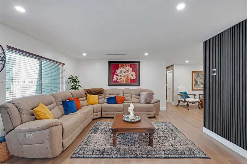 13210 SW 12th St, Miami FL 33184