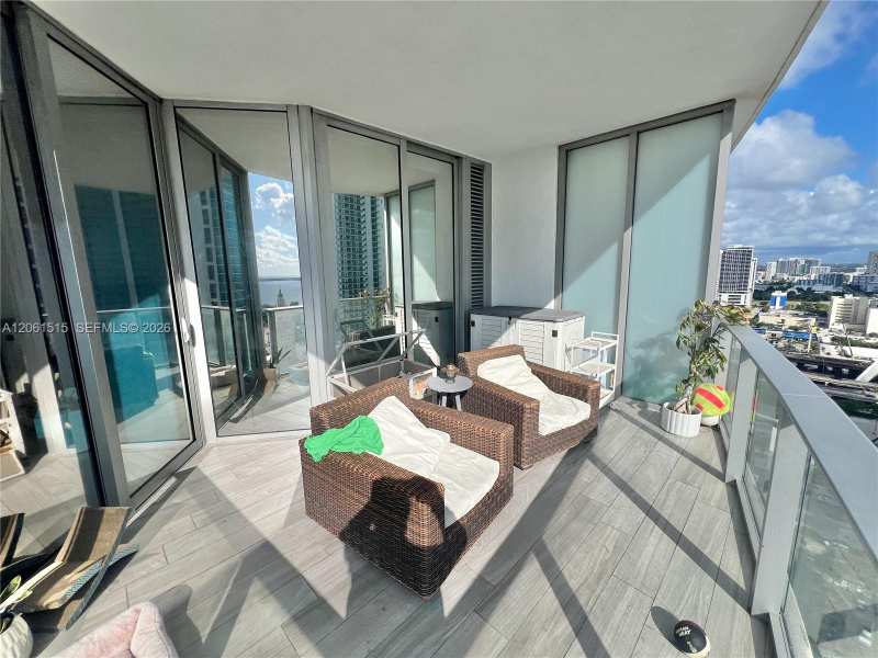 851 NE 1st Ave # 2605, Miami FL 33132