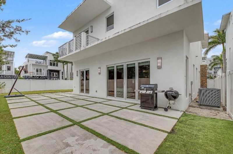 3341 NW 84th Ct, Doral FL 33122