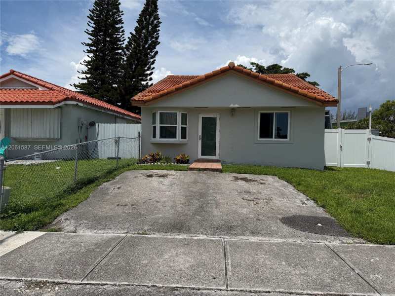 11686 NW 91st Pl, Hialeah Gardens FL 33018