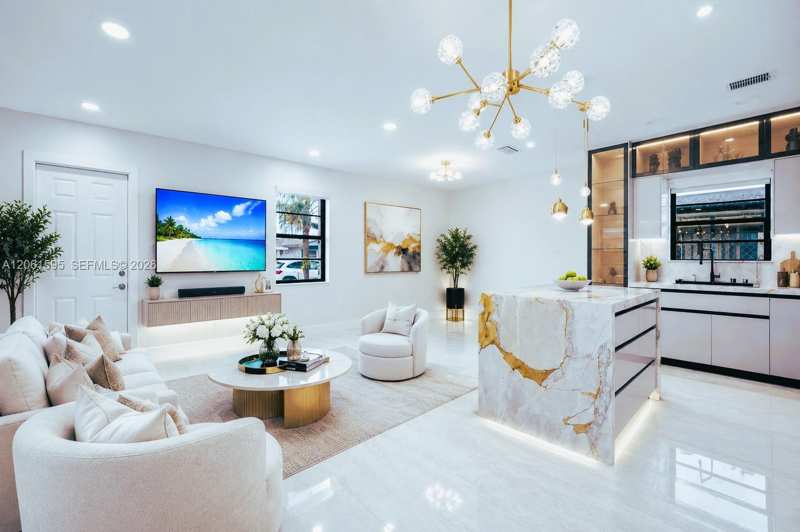 4250 W 10th Ave # 4250, Hialeah FL 33012