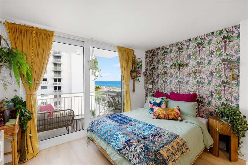 345 Ocean Dr # 718, Miami Beach FL 33139