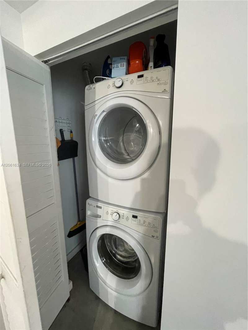 151 SE 1st St # 3404, Miami FL 33131