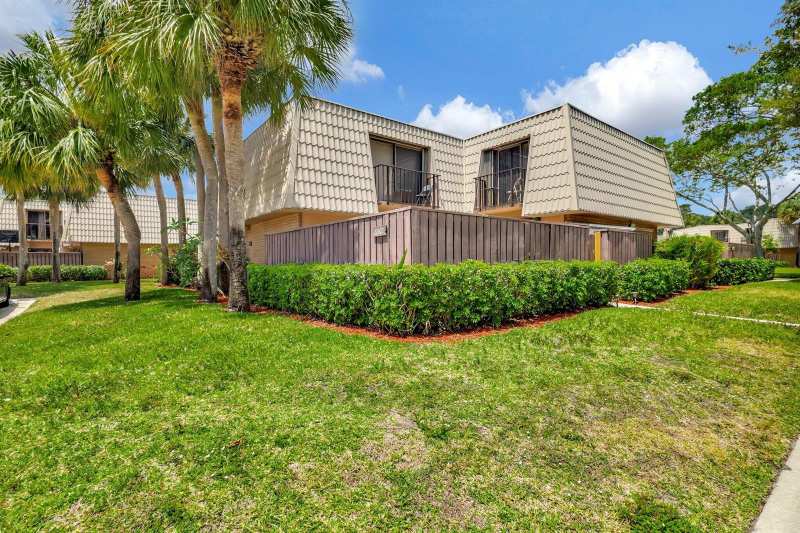 5907 59TH Way, West Palm Beach FL 33409