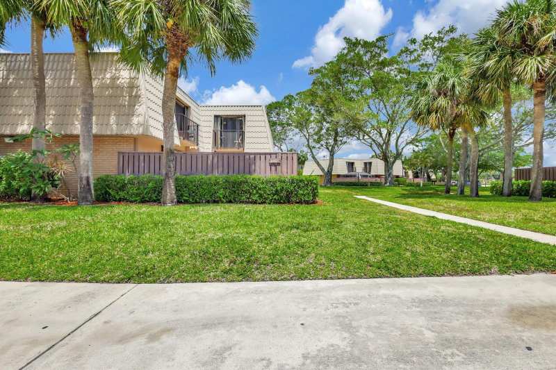 5907 59TH Way, West Palm Beach FL 33409