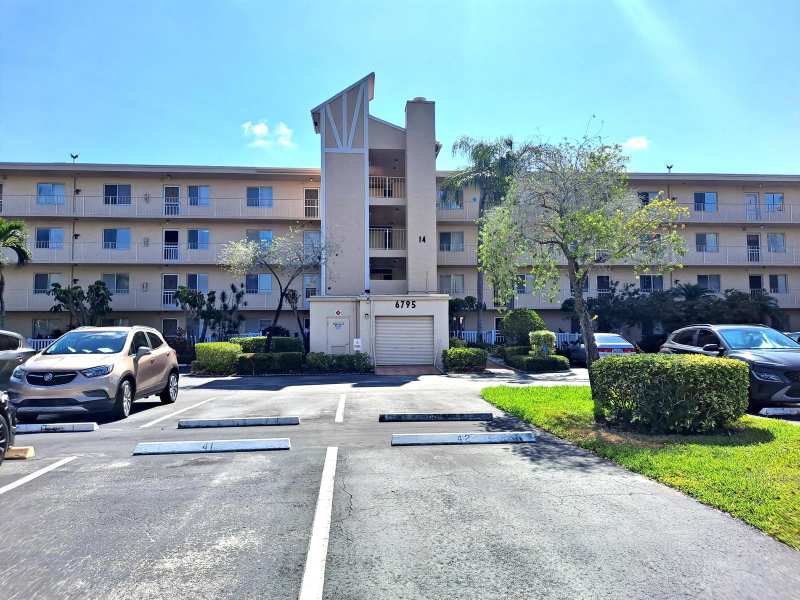 6795 Huntington Lane # 405, Delray Beach FL 33446