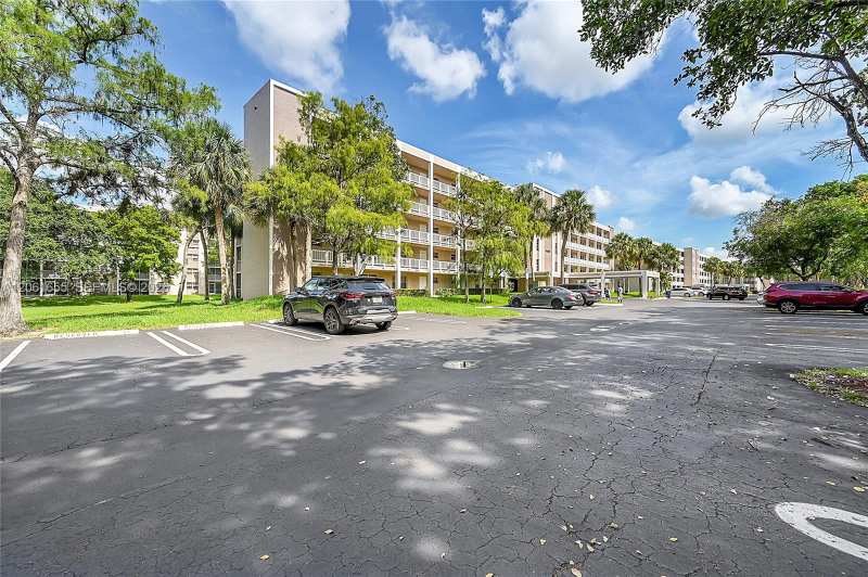 1100 NW 87th Ave # 401, Coral Springs FL 33071