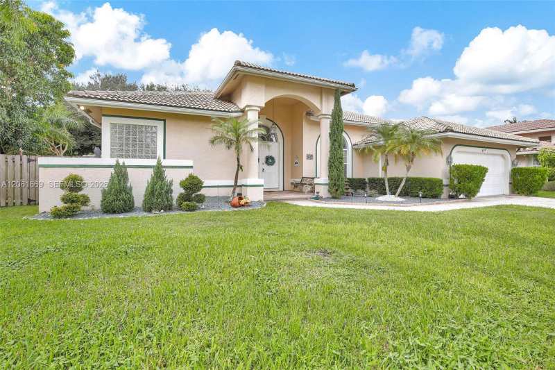 351 NW 110th Ave, Plantation FL 33324