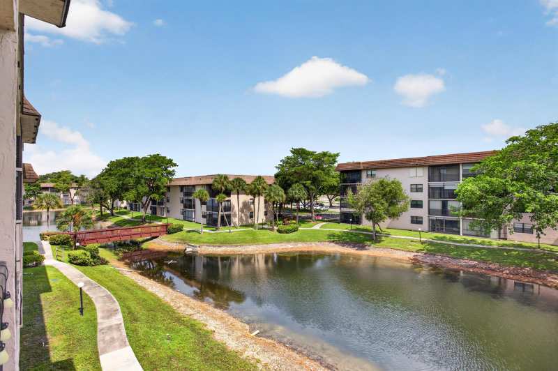 4975 E Sabal Palm Boulevard Apt 309, Tamarac FL 33319