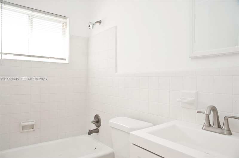 304 SE 9th Ct # 6, Hallandale Beach FL 33009