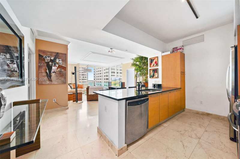 950 Brickell Bay Dr # 1211, Miami FL 33131