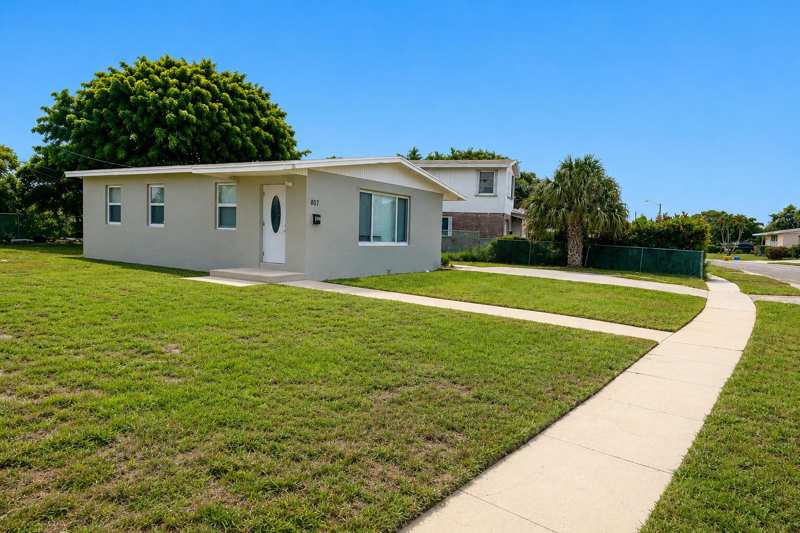 807 Handy Ave Avenue, West Palm Beach FL 33401