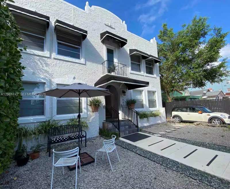 1661 SW 13th St # 3, Miami FL 33145