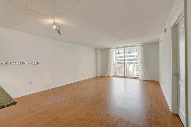 1200 Brickell Bay Dr # 1822, Miami FL 33131