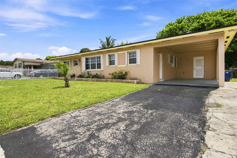 1760 NW 187th Ter, Miami Gardens FL 33056