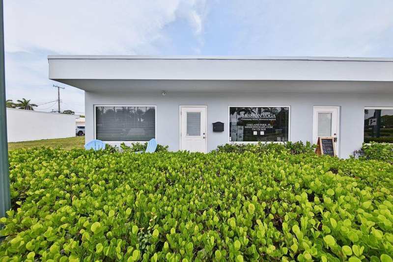 3400 NE 12TH Avenue, Oakland Park FL 33334