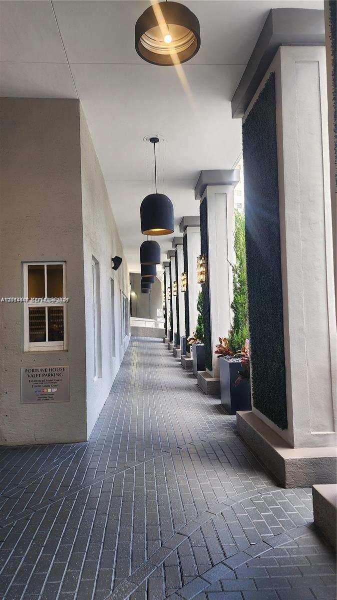 185 SE 14 # 2611, Miami FL 33131