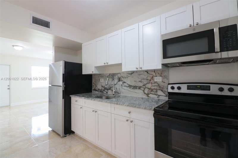 3014 NW 6th St, Pompano Beach FL 33069