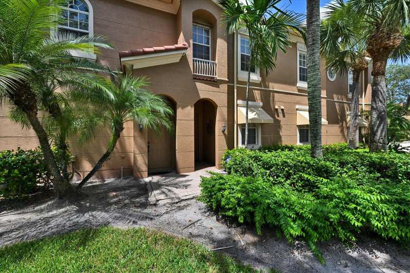 4870 Bonsai Circle # 100, Palm Beach Gardens FL 33418