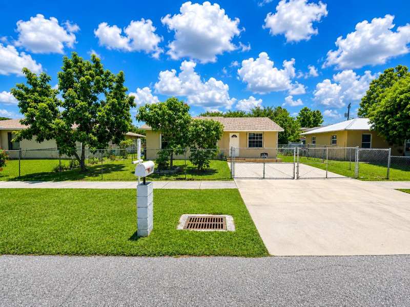 8874 ELDORADO Drive, Pahokee FL 33476