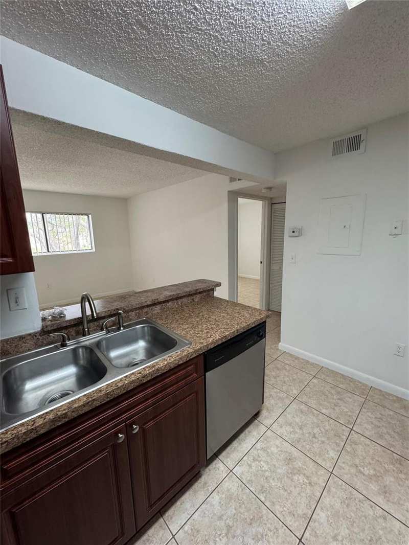 351 PALM Way # 204, Pembroke Pines FL 33025