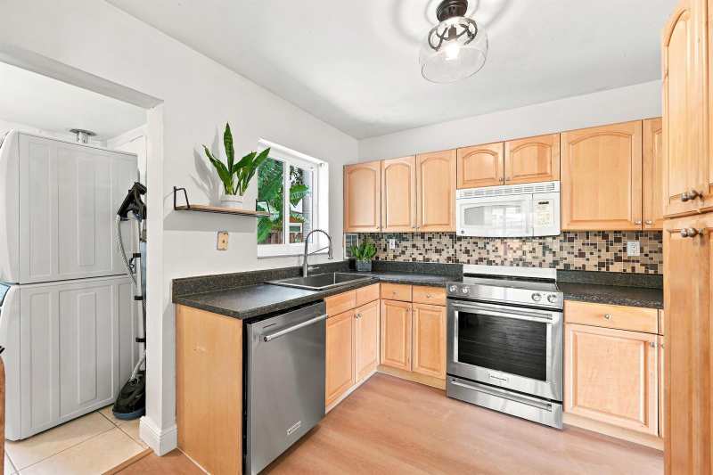 351 SW 13TH Street, Pompano Beach FL 33060