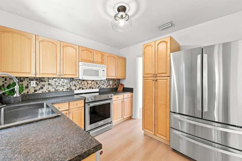 351 SW 13TH Street, Pompano Beach FL 33060