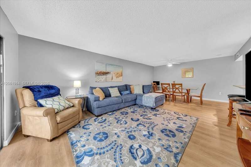2240 N Cypress Bend Dr # 204, Pompano Beach FL 33069