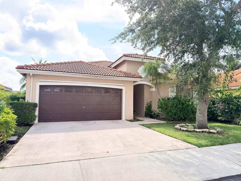 775 NW 165th Avenue, Pembroke Pines FL 33028