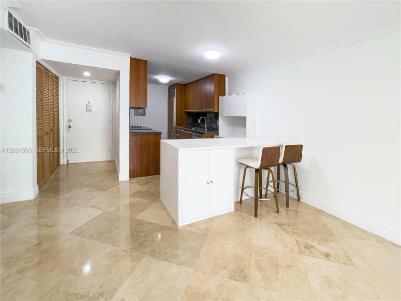 1670 Bay Rd # 2D, Miami Beach FL 33139