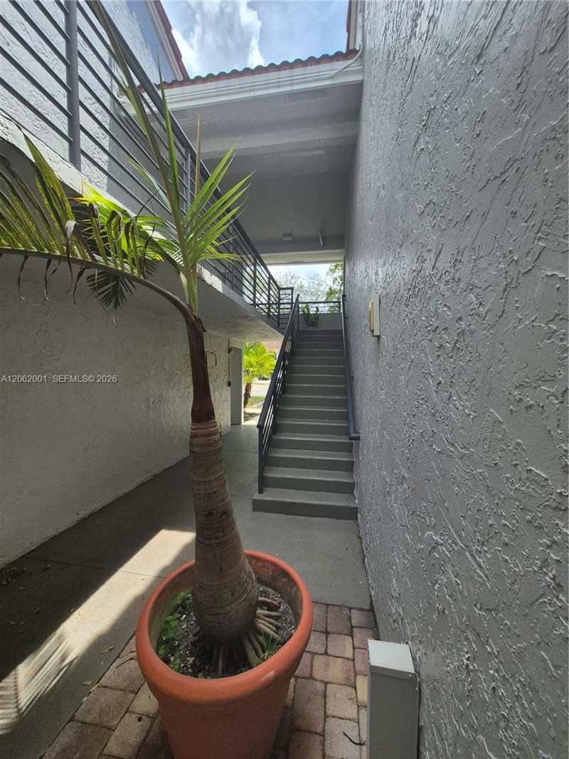 831 Lyons Rd # 23203, Coconut Creek FL 33063