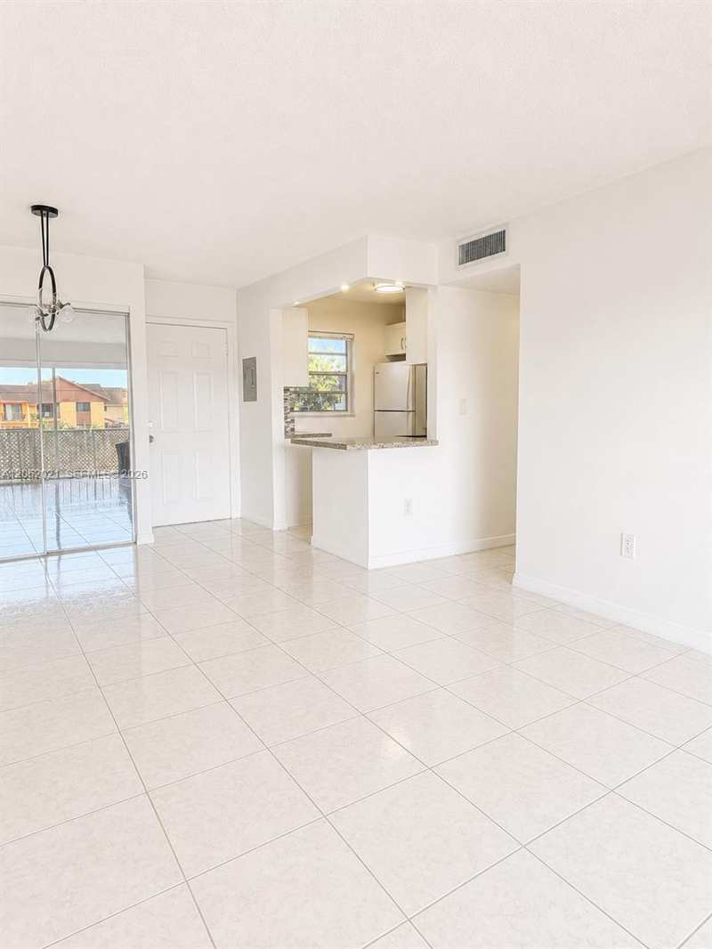 6095 W 18th Ave # S216, Hialeah FL 33012