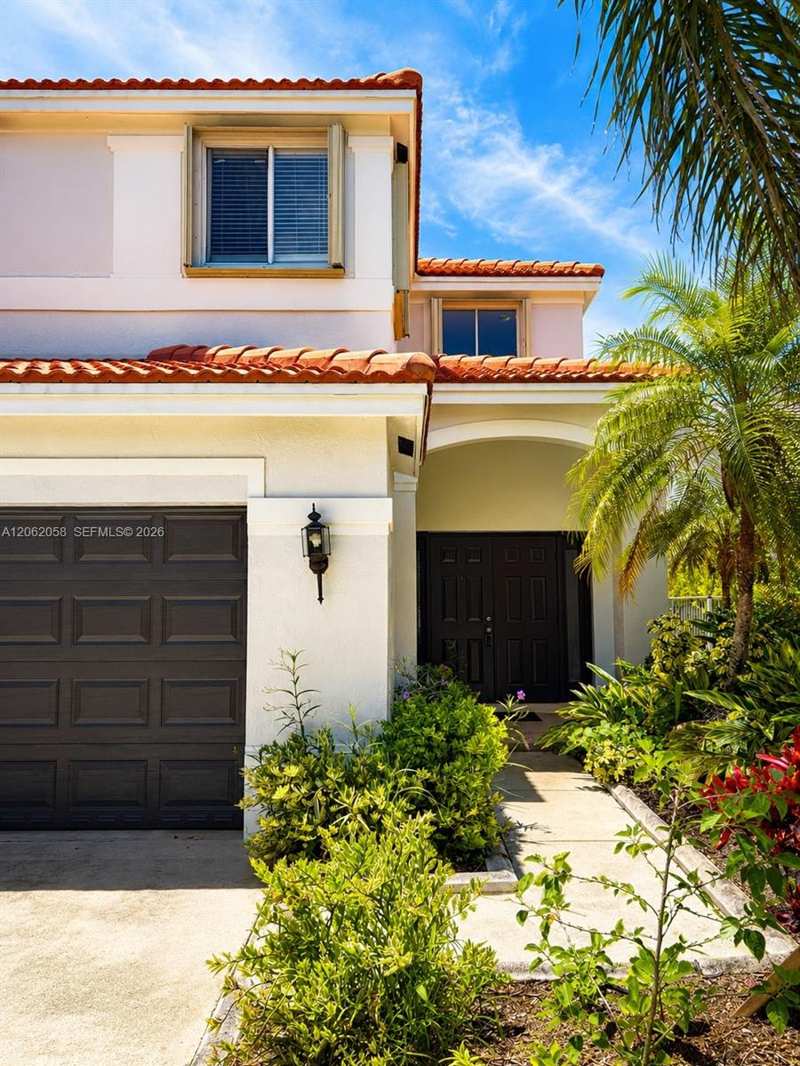 316 Conservation Dr, Weston FL 33327