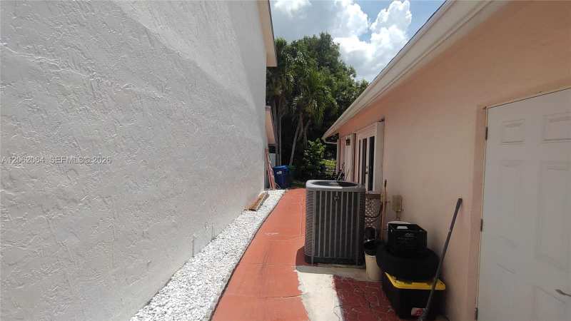 19081 NW 77th Ct # 1, Hialeah FL 33015