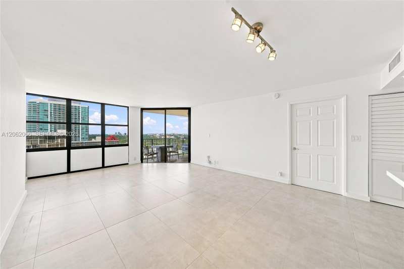 1901 Brickell Ave # B2402, Miami FL 33129