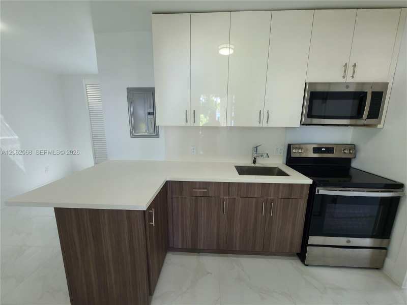 1646 NW 1st Pl # 2, Miami FL 33136