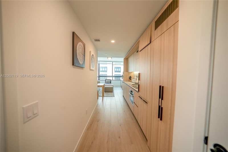 225 N Miami Ave # 2912, Miami FL 33128