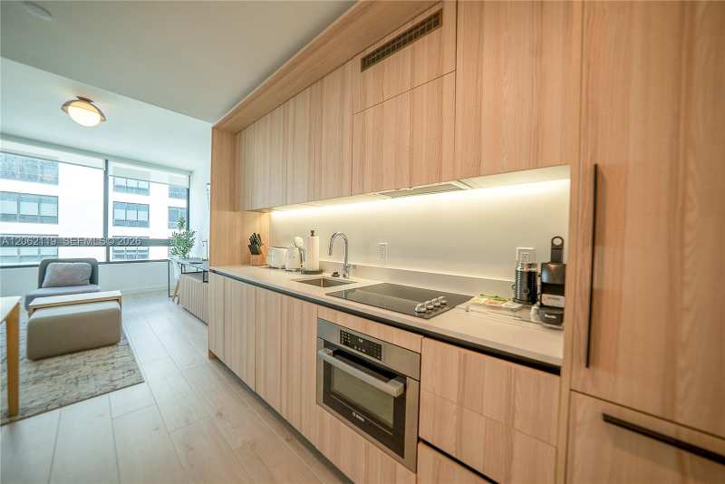 225 N Miami Ave # 2912, Miami FL 33128